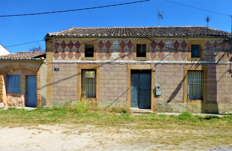 Casa de Pueblo con Patio en Villar de Sobrepeña (Sepúlveda). 80.000€